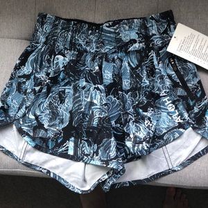 LuluLemon Tracker Short V, Hawaiian design.